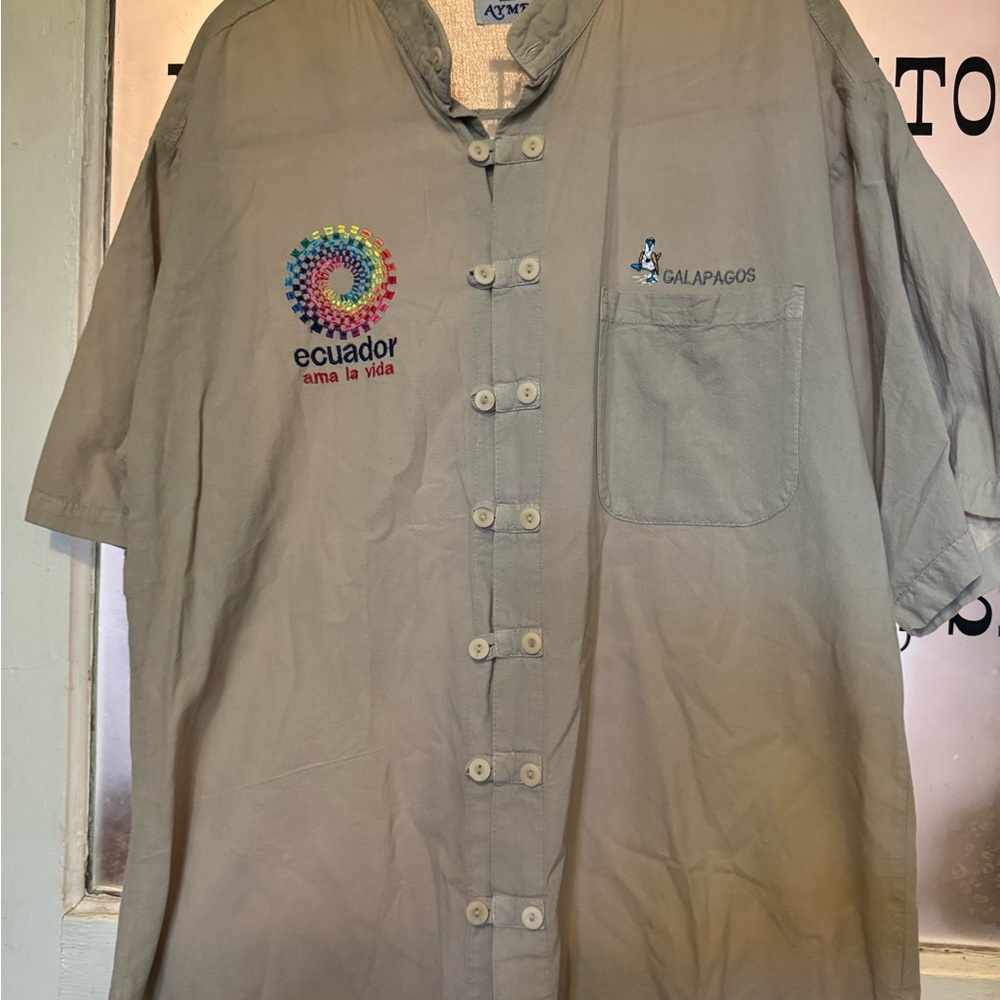 Galapagos Embroidered Short-Sleeve Button Shirt - Beige